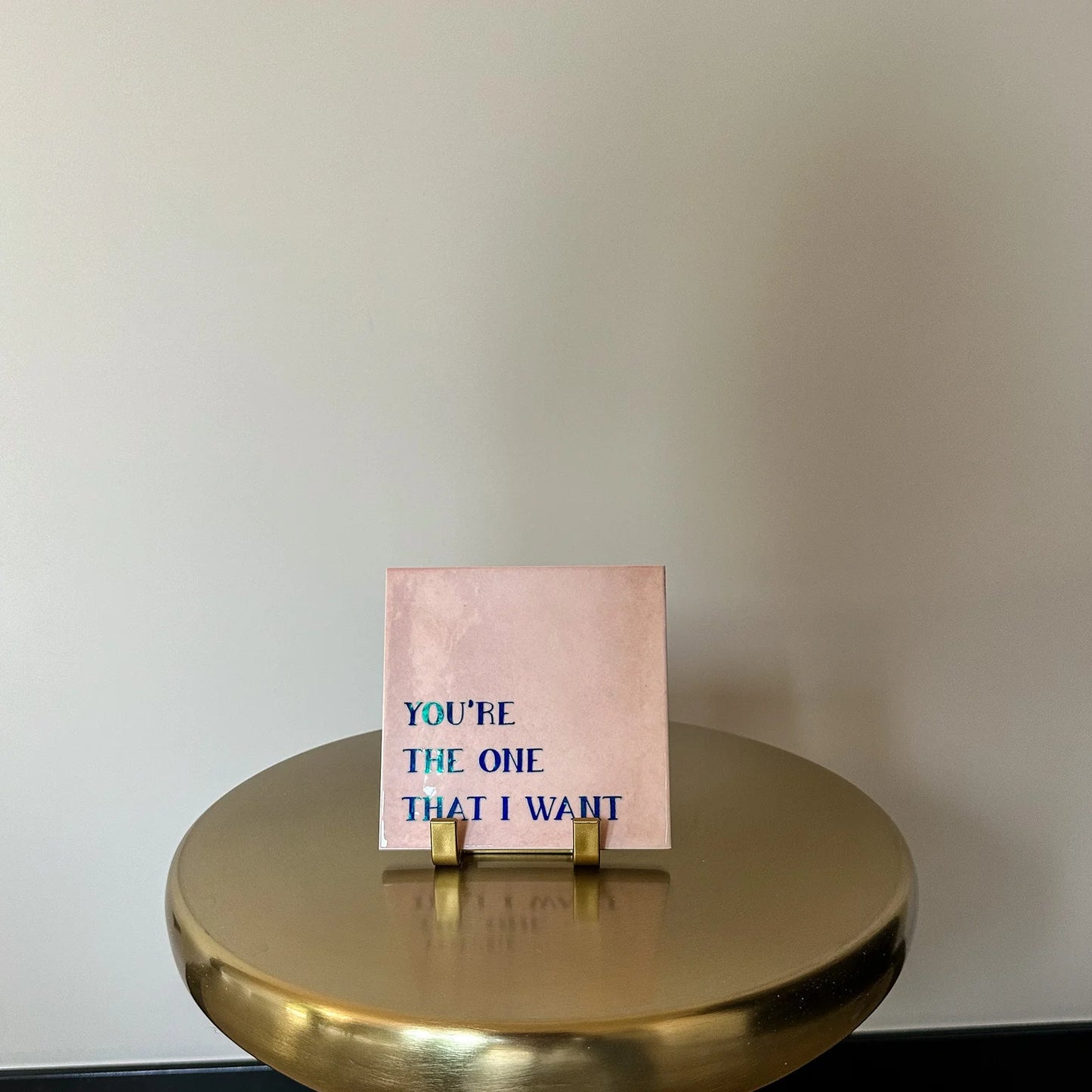 Geef je interieur een vrolijke twist met deze tegeltjes met tekst! By Bloomz, decoratie, interieur