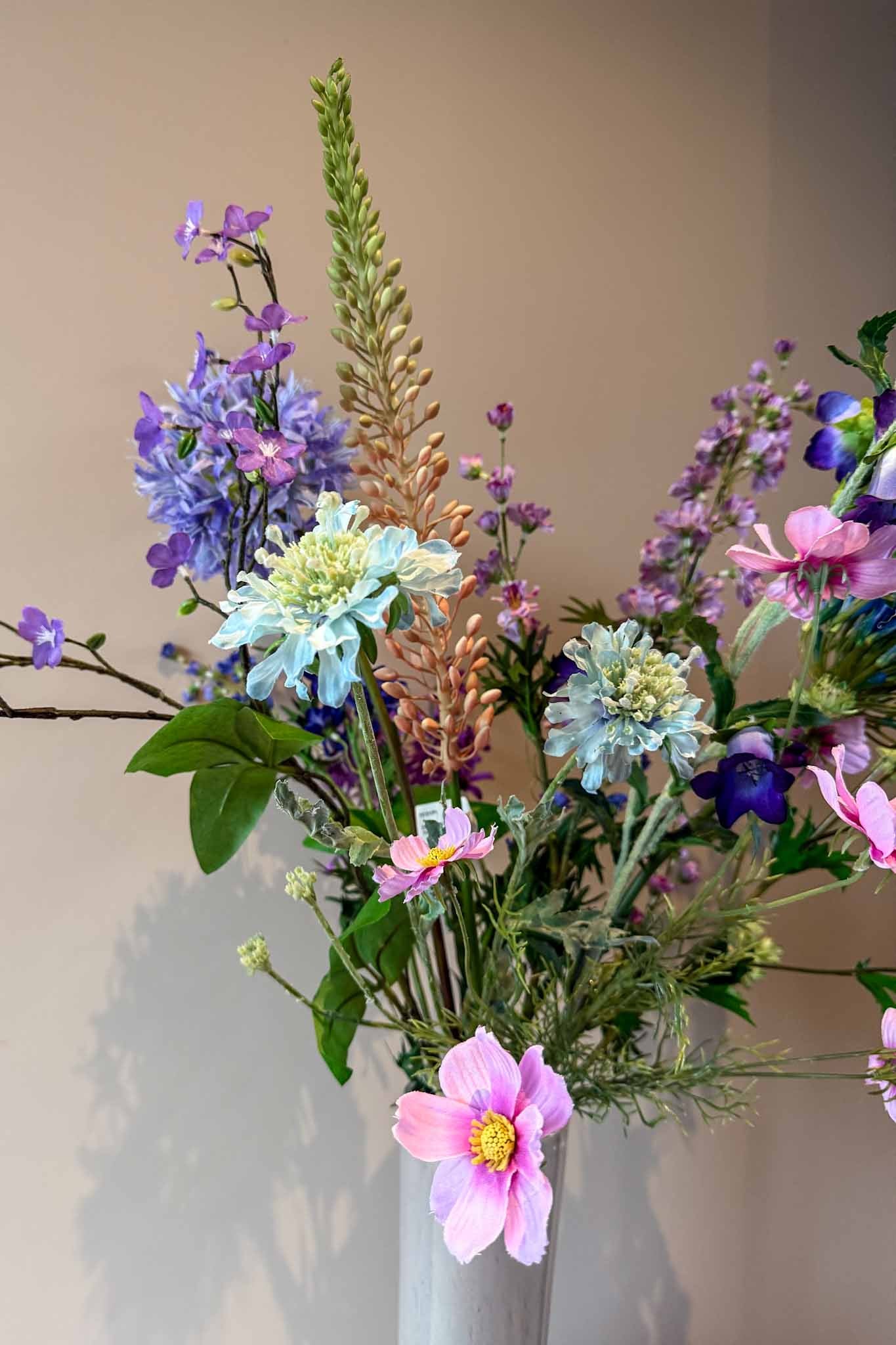 Voorjaarsboeket van zijden bloemen