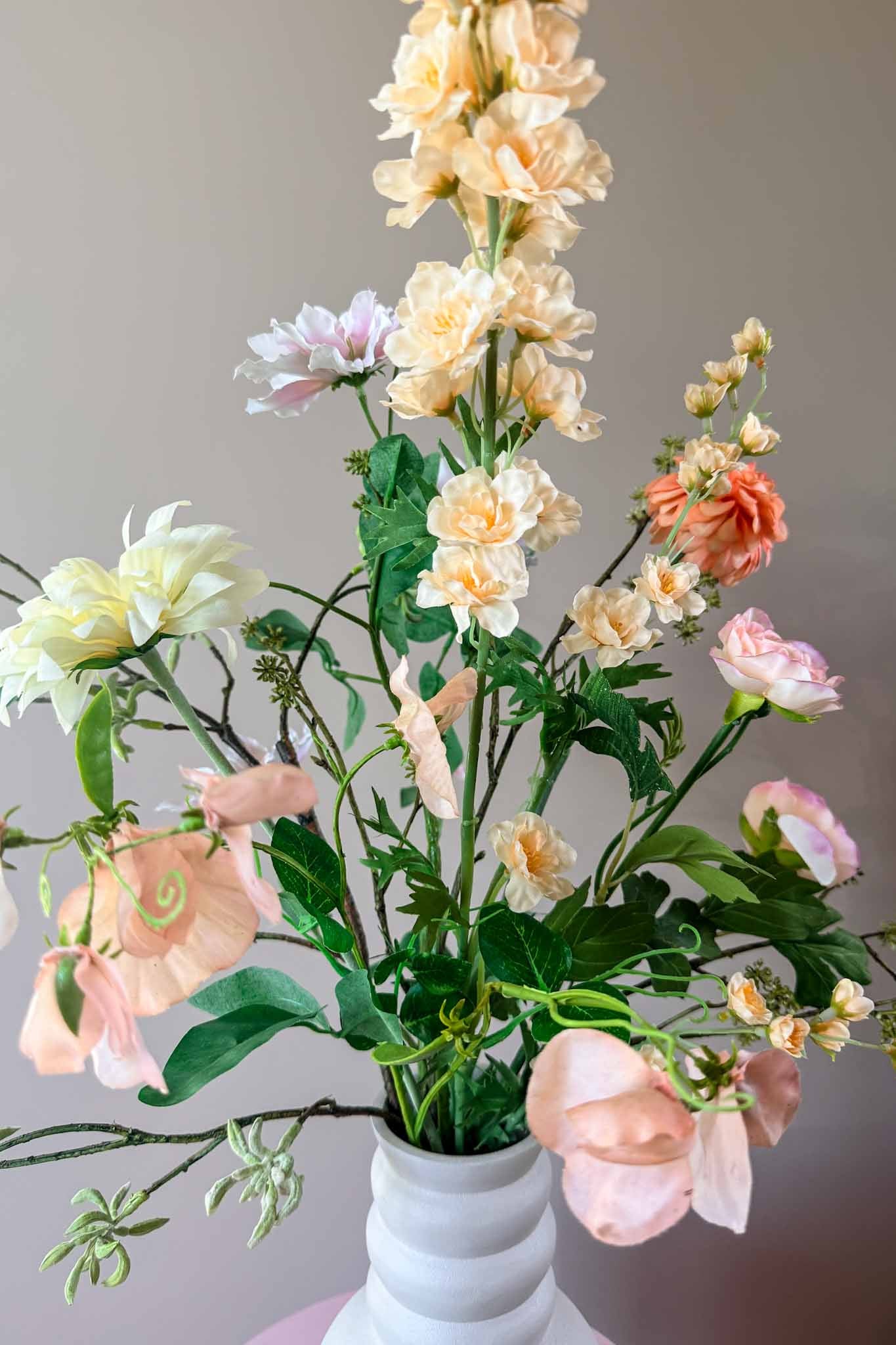 Stijlvol kunstboeket Foor met hoogwaardige naturel zijden bloemen van By Bloomz.