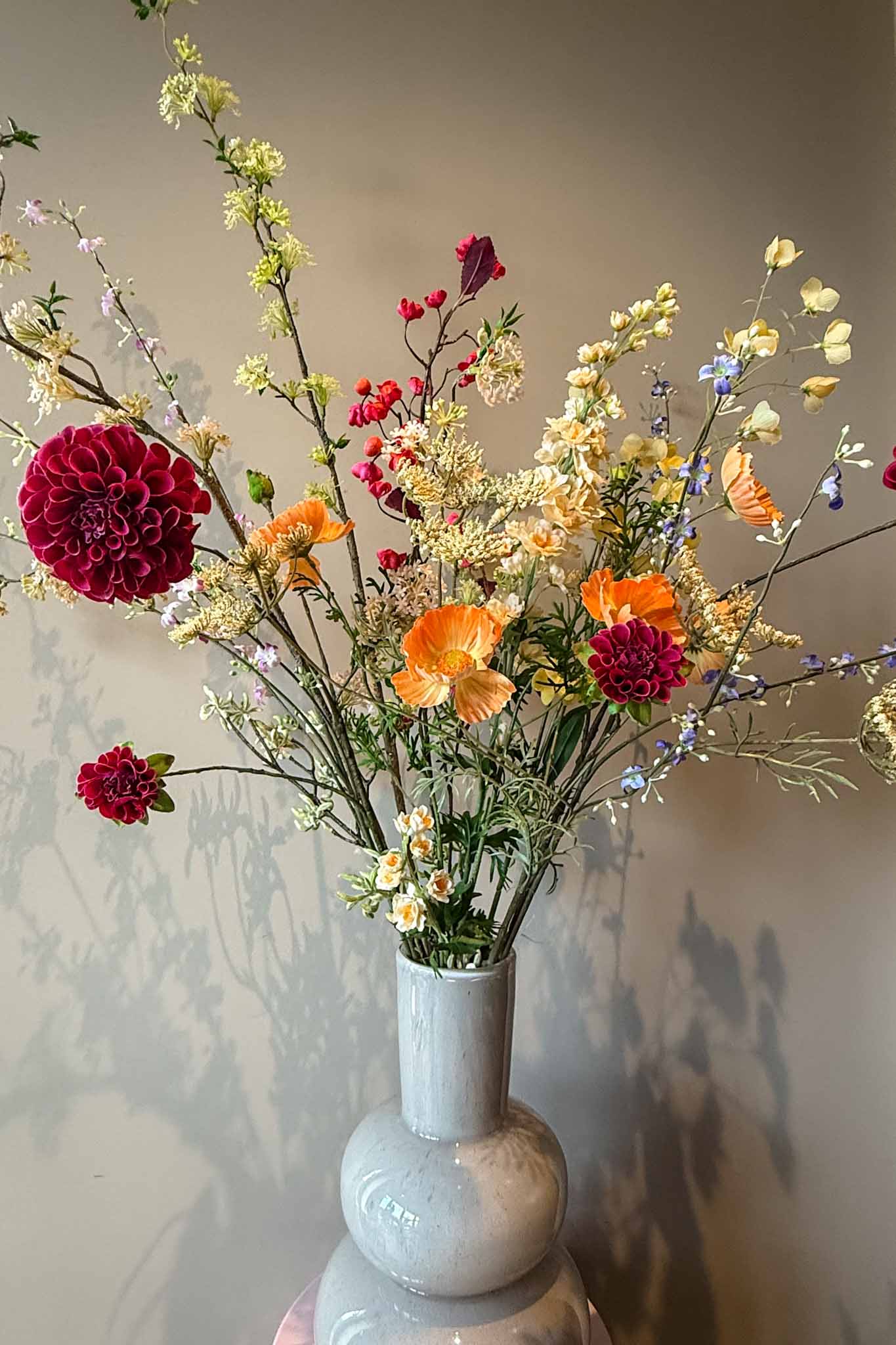 Zijden voorjaarsboeket in naturel tinten