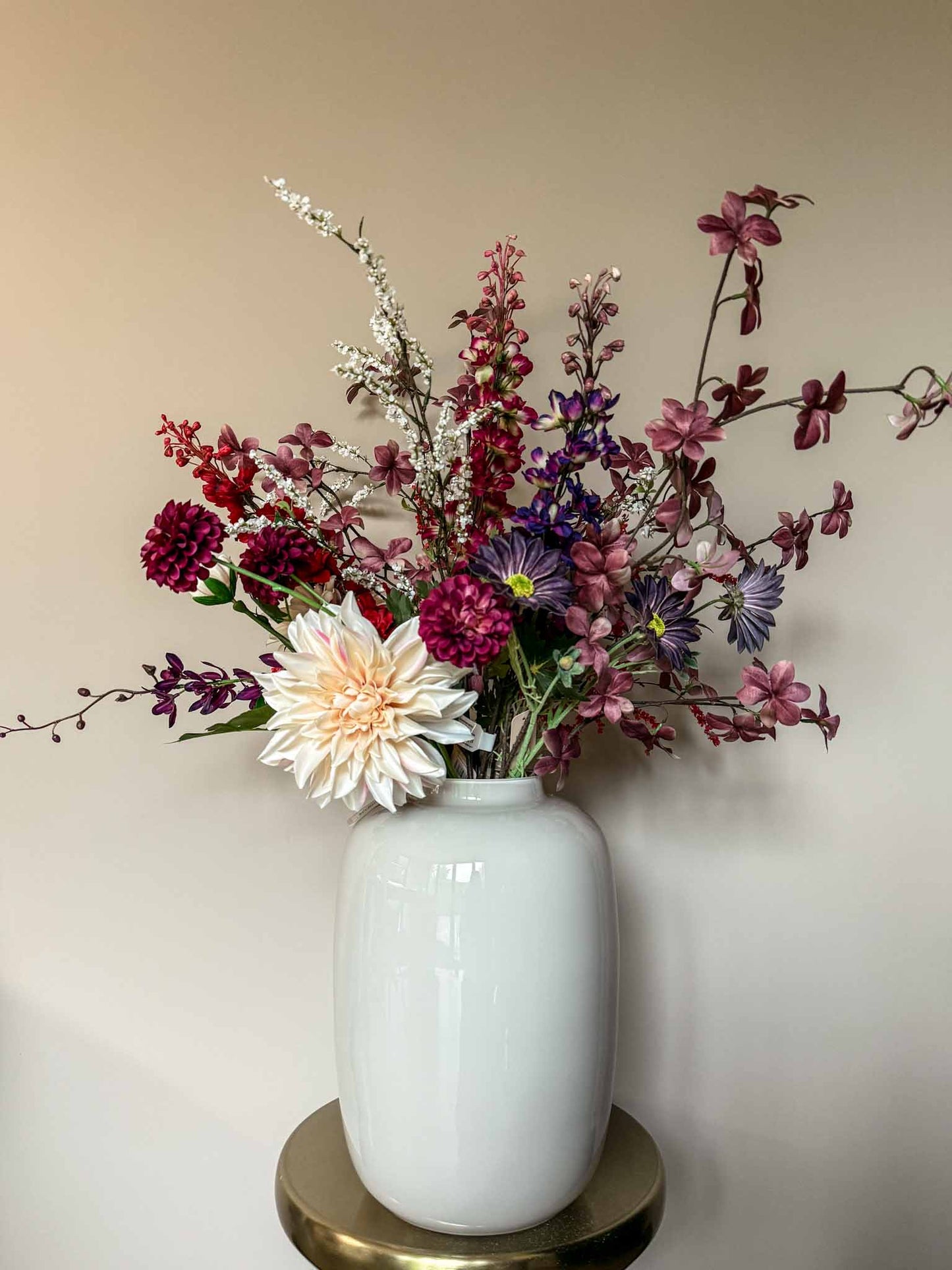 Stijlvol kunstboeket van hoogwaardige zijden bloemen, geschikt voor losse boeketten en bloemenabonnementen – By Bloomz.