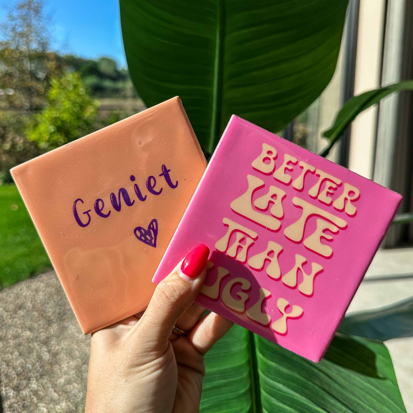 Decoratief tegeltje 10x10 cm voor interieur. Tegeltjes met grappige teksten.
