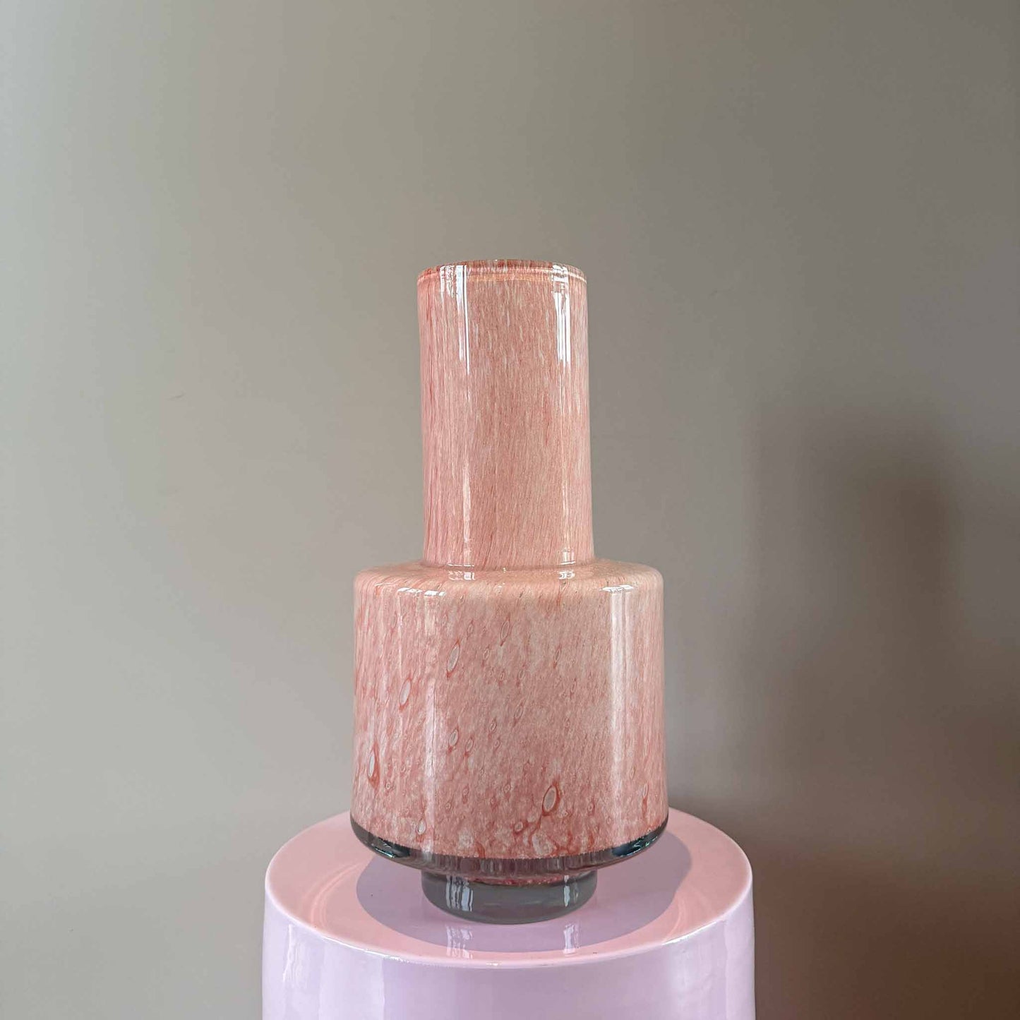 Stijlvolle vaas voor bloemen en interieur