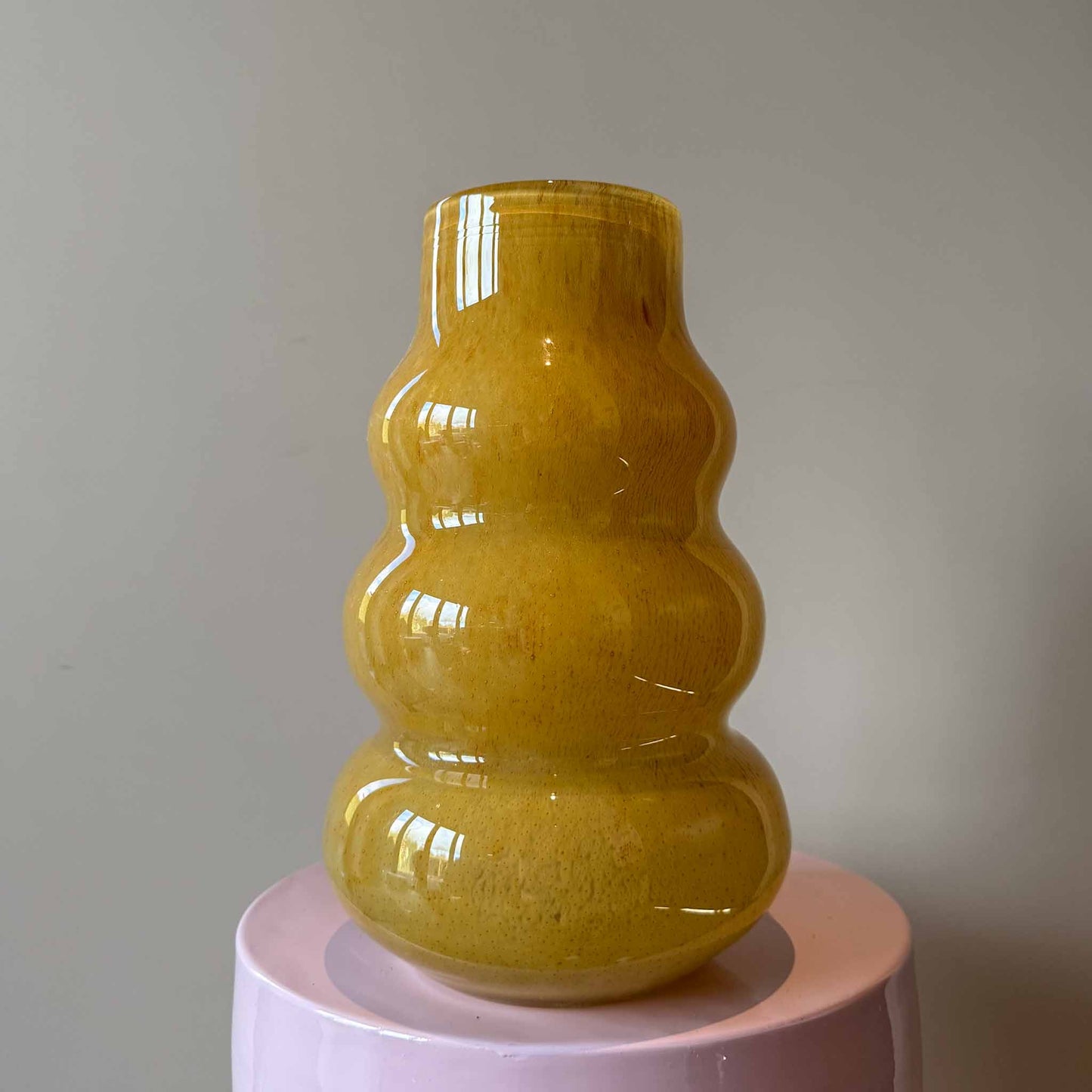 Stijlvolle vaas voor bloemen en interieur