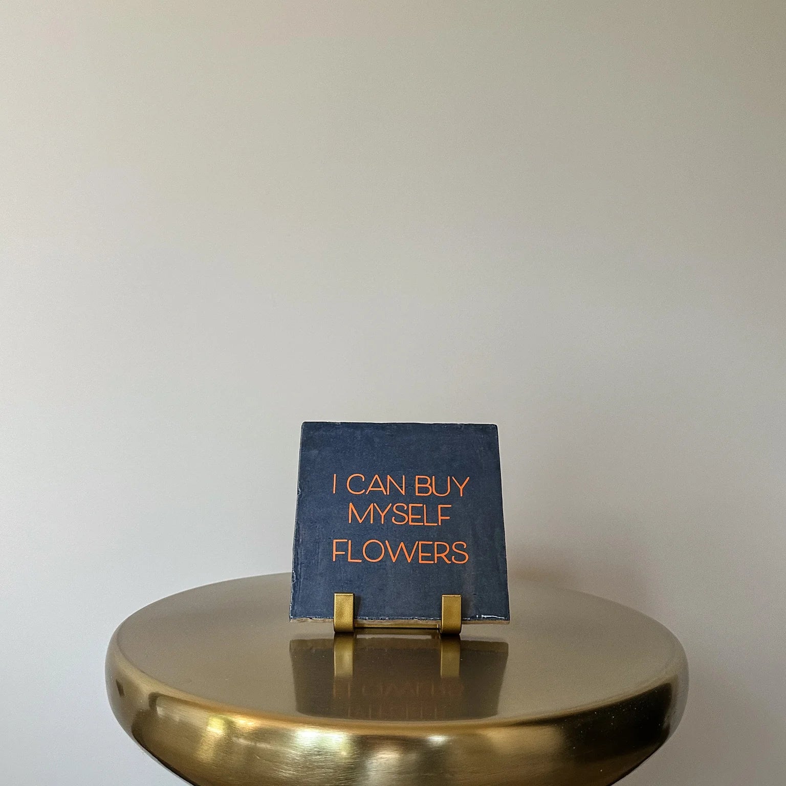 Geef je interieur een vrolijke twist met deze tegeltjes met tekst! By Bloomz, decoratie, interieur