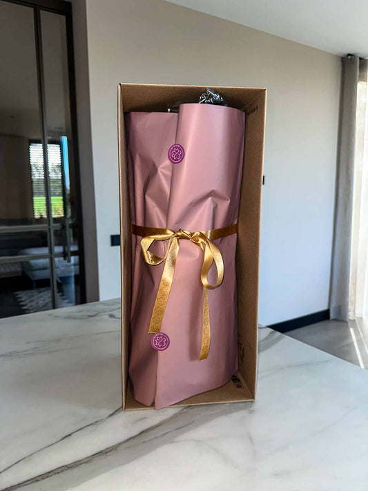 Ontdek onze zijden bloemen adventkalender! Elke dag een nieuwe bloem, inclusief vaas en verpakking. Uniek, duurzaam en feestelijk cadeau voor de feestmaand.