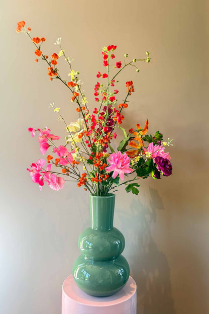 Stijlvol kunstboeket Annabel met hoogwaardige oranje zijden bloemen van By Bloomz.