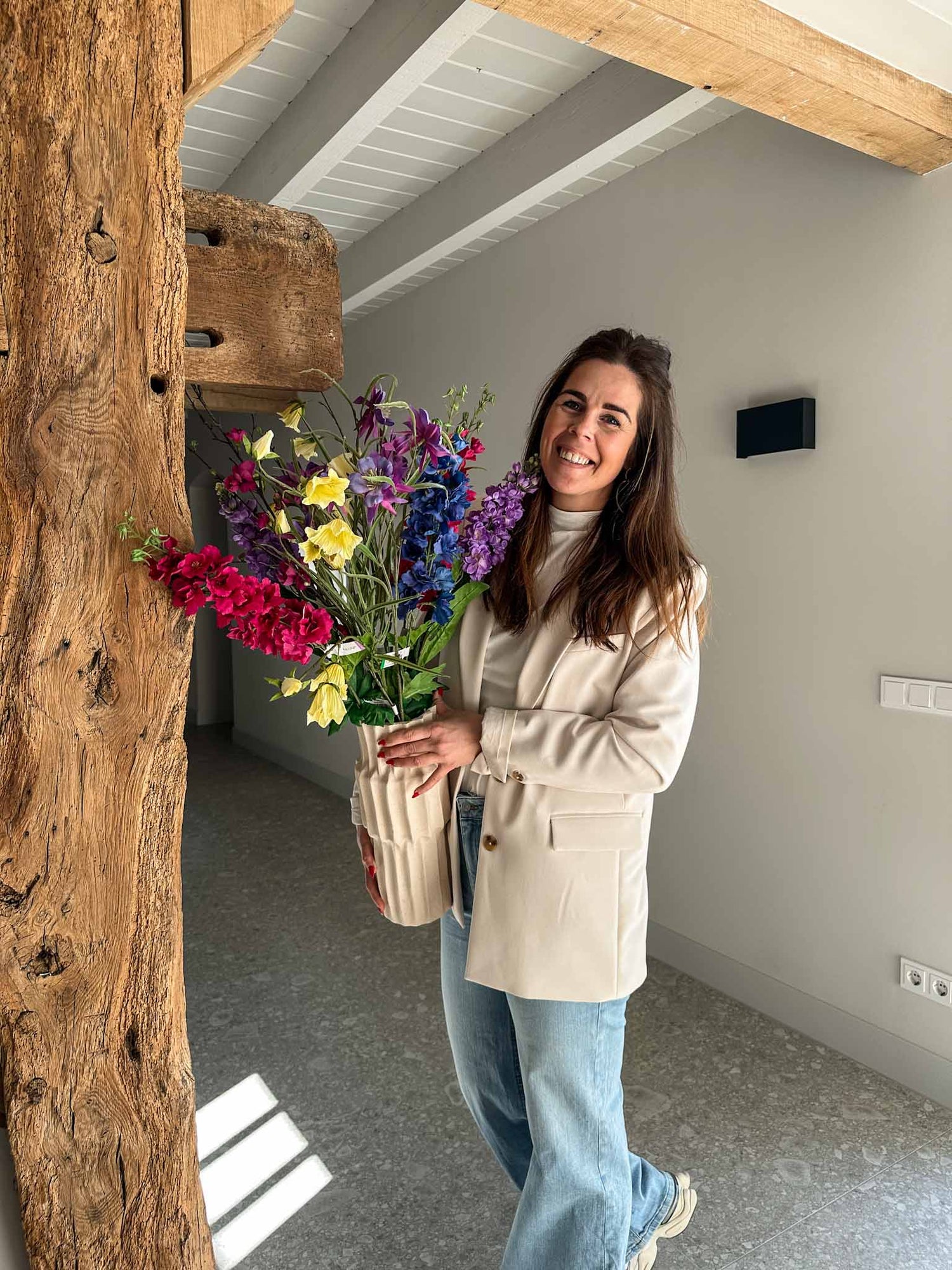 Hoge kwaliteit zijden bloemen. Kunstbloemen in vaas van By Bloomz, boeket op maat, bloemen abonnement