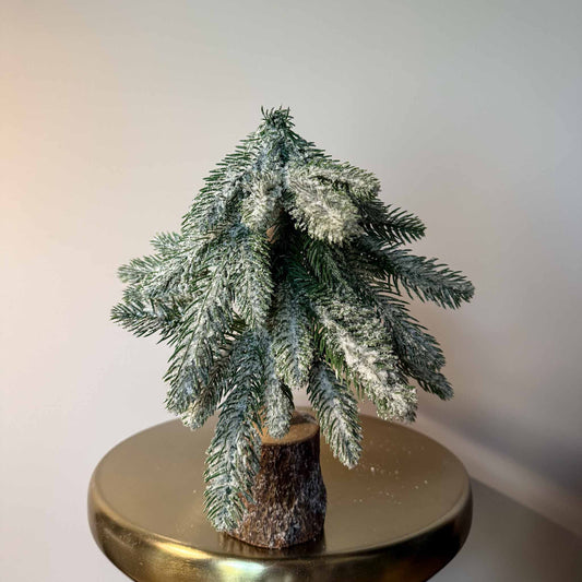 sneeuwachtige decoratieboom van 30 cm hoog.
