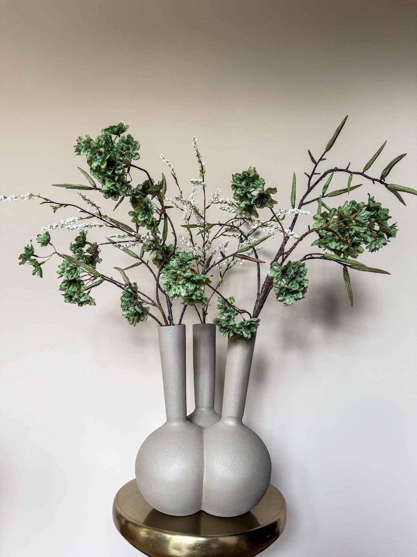 Stijlvol kunstboeket van hoogwaardige zijden bloemen, geschikt voor losse boeketten en bloemenabonnementen – By Bloomz.