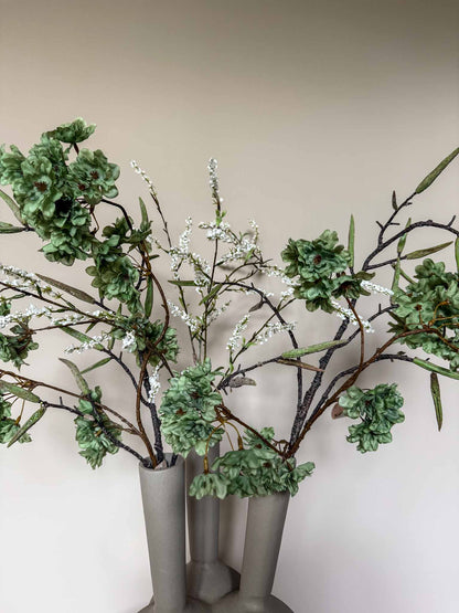 Stijlvol kunstboeket van hoogwaardige zijden bloemen, geschikt voor losse boeketten en bloemenabonnementen – By Bloomz.