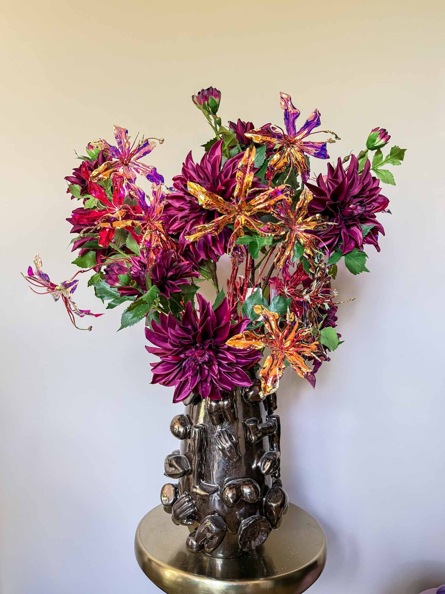 Stijlvol kunstboeket van hoogwaardige zijden bloemen, geschikt voor losse boeketten en bloemenabonnementen – By Bloomz.