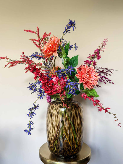 Stijlvol kunstboeket van hoogwaardige zijden bloemen, geschikt voor losse boeketten en bloemenabonnementen – By Bloomz.