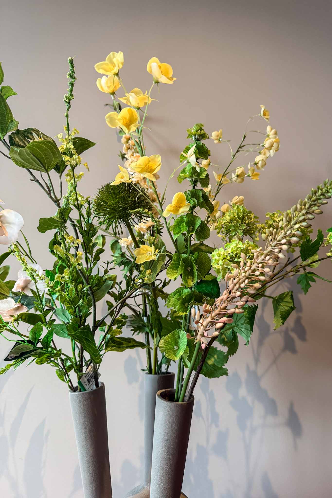 Zijden voorjaarsboeket in naturel, groen tinten