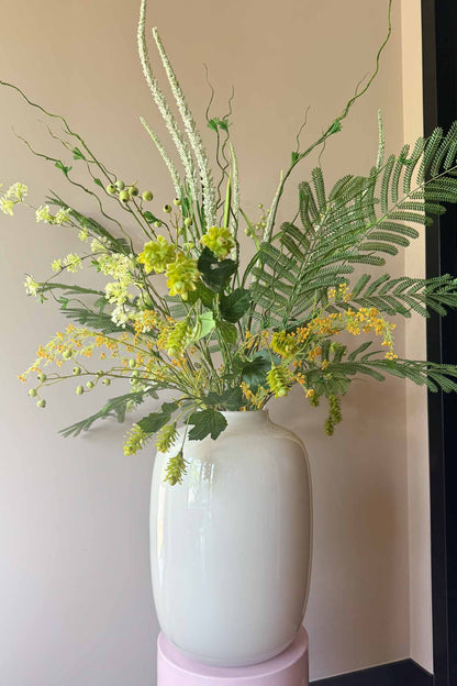 Stijlvol kunstboeket Naturel met hoogwaardige groene zijden bloemen van By Bloomz.