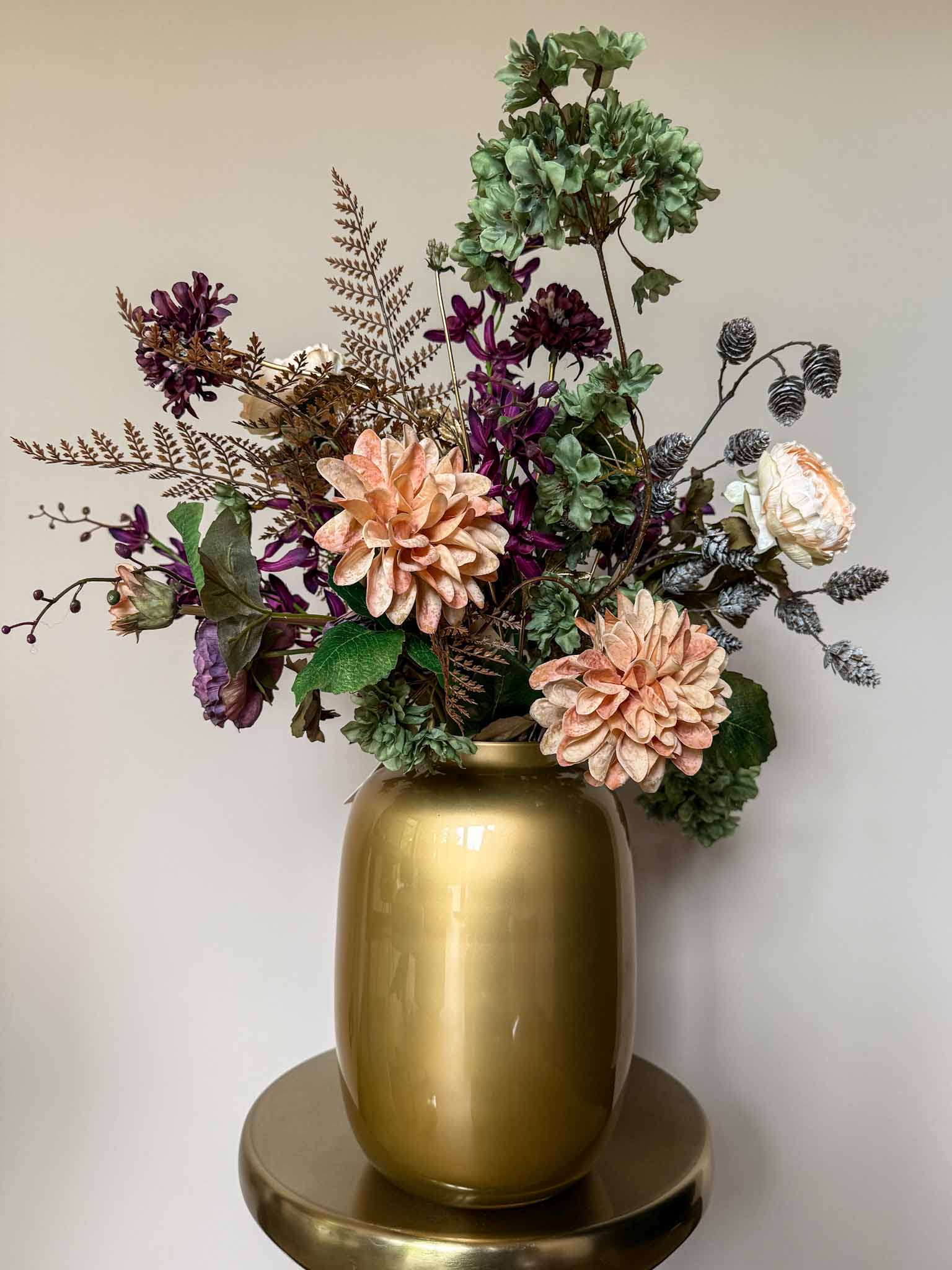 Stijlvol kunstboeket van hoogwaardige zijden bloemen, geschikt voor losse boeketten en bloemenabonnementen – By Bloomz.