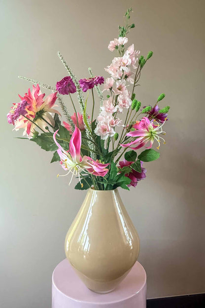 Stijlvol kunstboeket Shine met hoogwaardige roze en paarse zijden bloemen van By Bloomz.