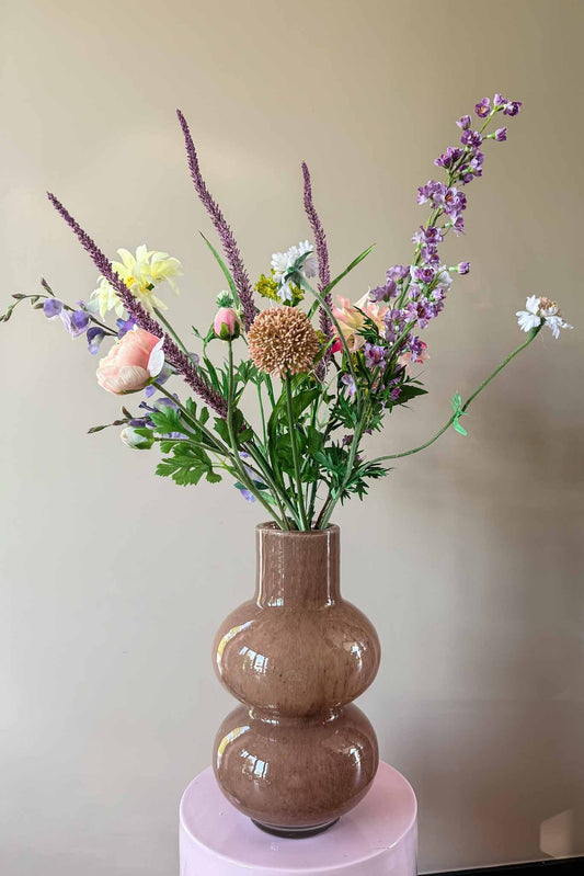 Stijlvol kunstboeket tender met hoogwaardige subtiele zijden bloemen van By Bloomz.
