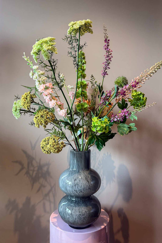 Voorjaarsboeket van zijden bloemen