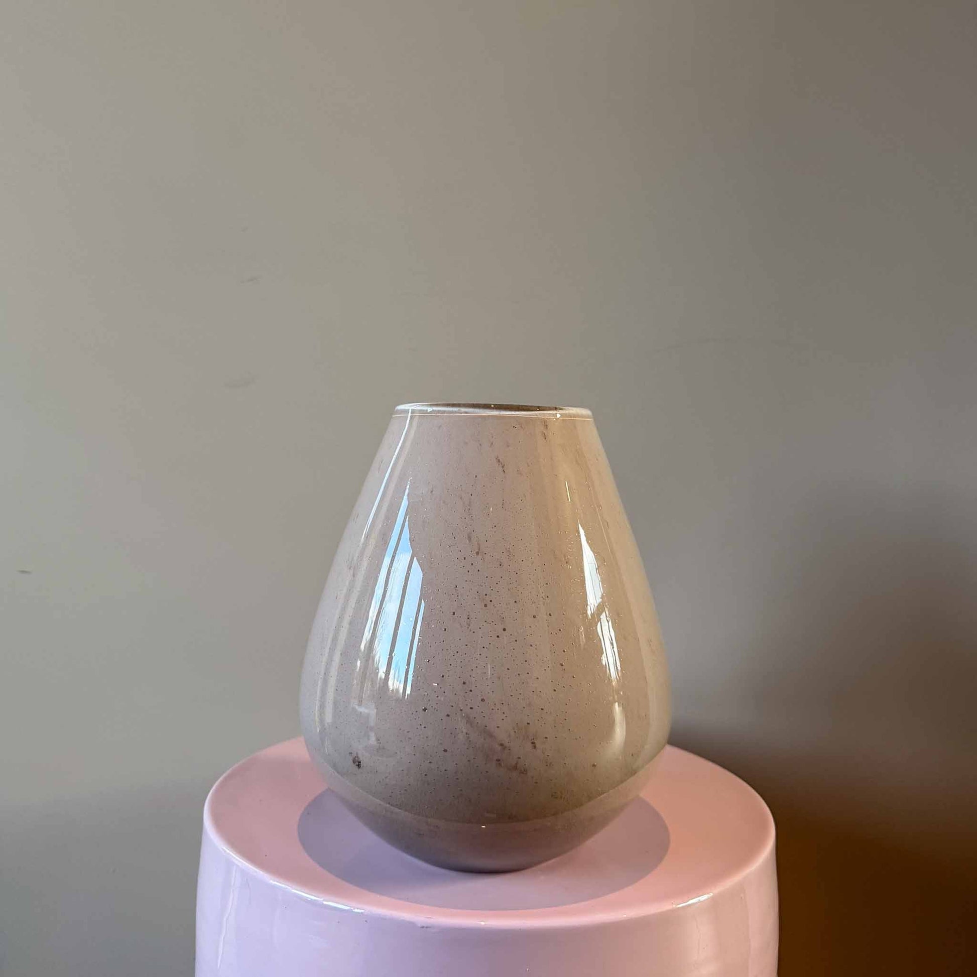 Stijlvolle vaas voor bloemen en interieur